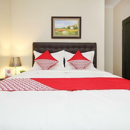 Oyo 572 Omah Gedongkuning Syariah Homestay Джокьякарта Экстерьер фото