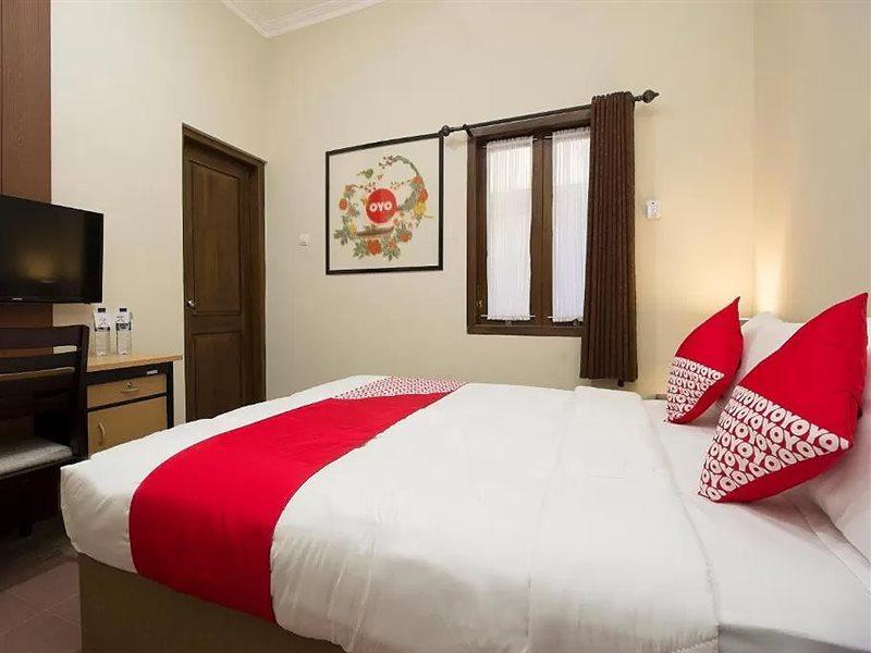 Oyo 572 Omah Gedongkuning Syariah Homestay Джокьякарта Экстерьер фото