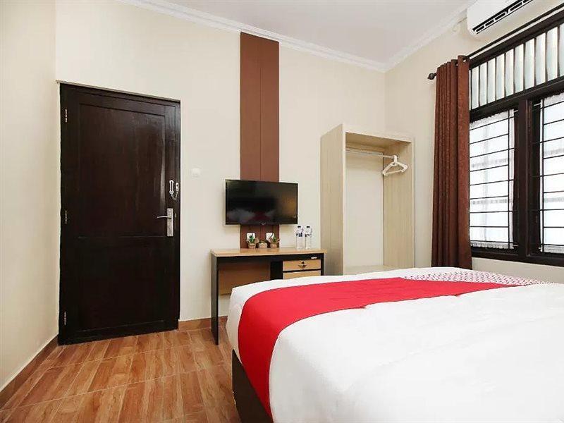 Oyo 572 Omah Gedongkuning Syariah Homestay Джокьякарта Экстерьер фото