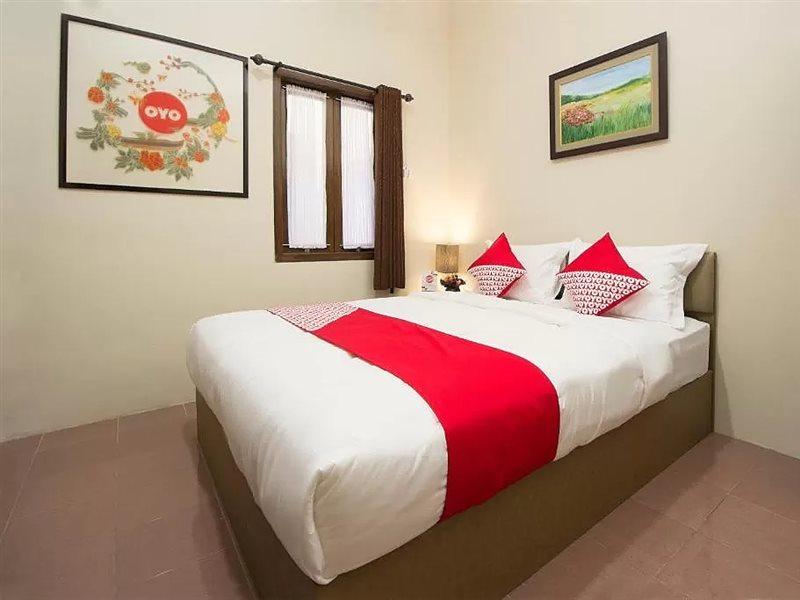 Oyo 572 Omah Gedongkuning Syariah Homestay Джокьякарта Экстерьер фото