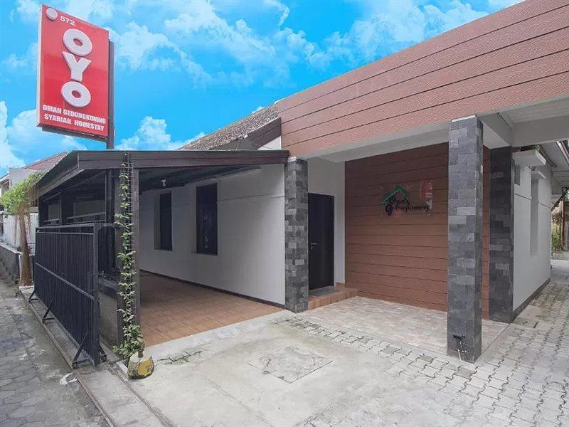 Oyo 572 Omah Gedongkuning Syariah Homestay Джокьякарта Экстерьер фото