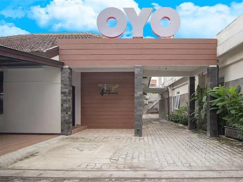 Oyo 572 Omah Gedongkuning Syariah Homestay Джокьякарта Экстерьер фото