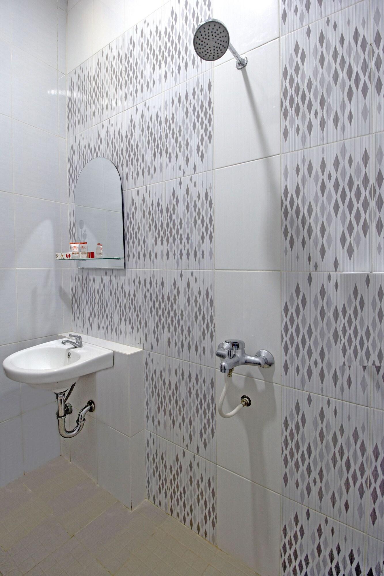 Oyo 572 Omah Gedongkuning Syariah Homestay Джокьякарта Экстерьер фото