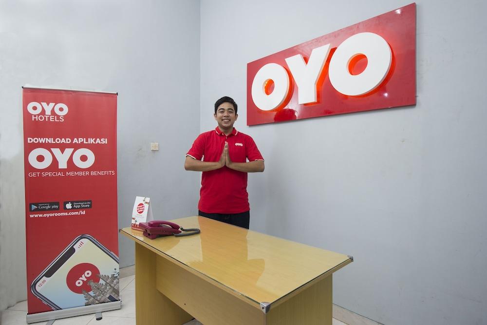 Oyo 572 Omah Gedongkuning Syariah Homestay Джокьякарта Экстерьер фото