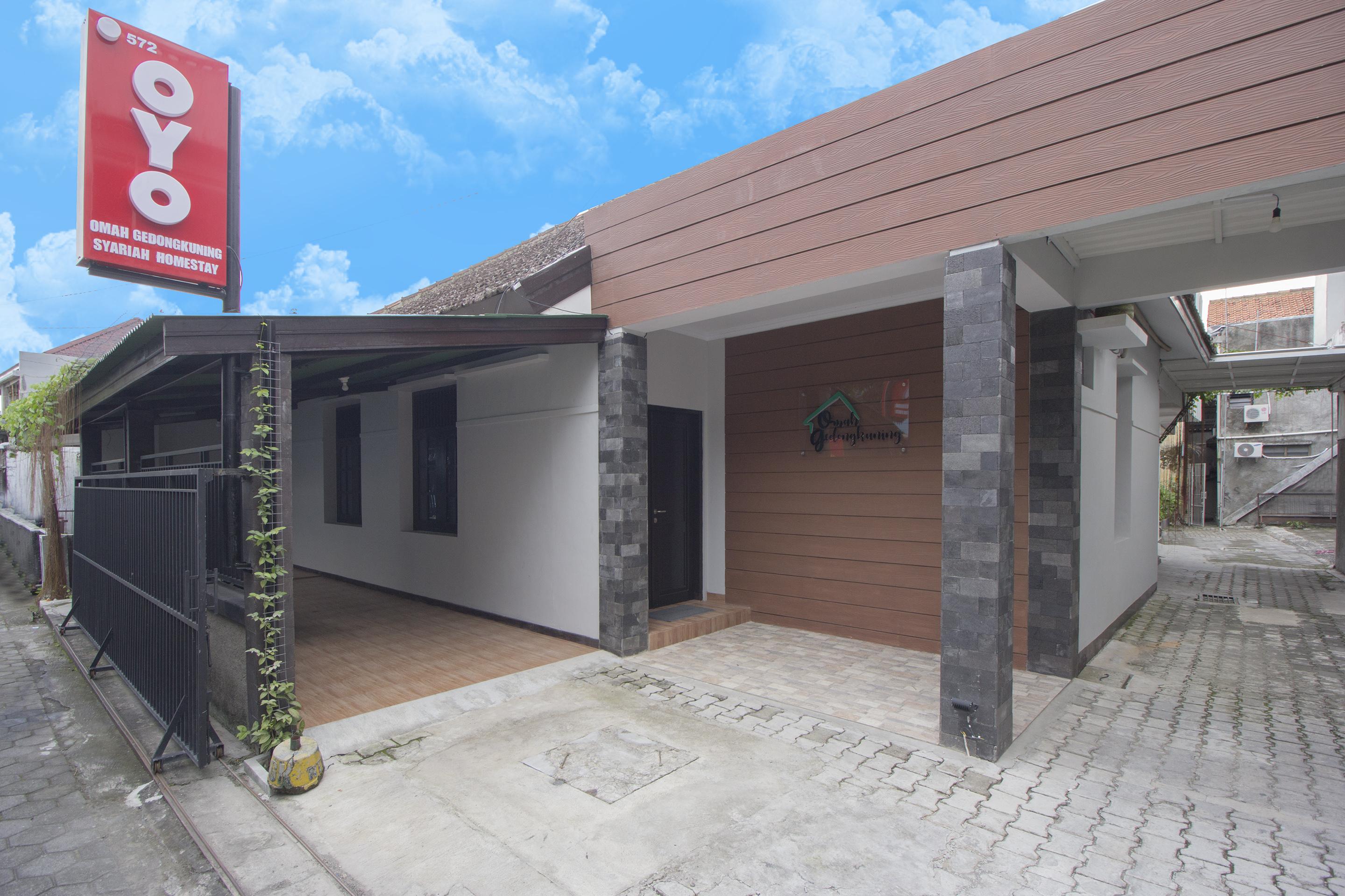Oyo 572 Omah Gedongkuning Syariah Homestay Джокьякарта Экстерьер фото